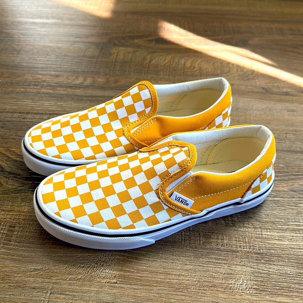 Kids vans. New in box. Size youth 3
